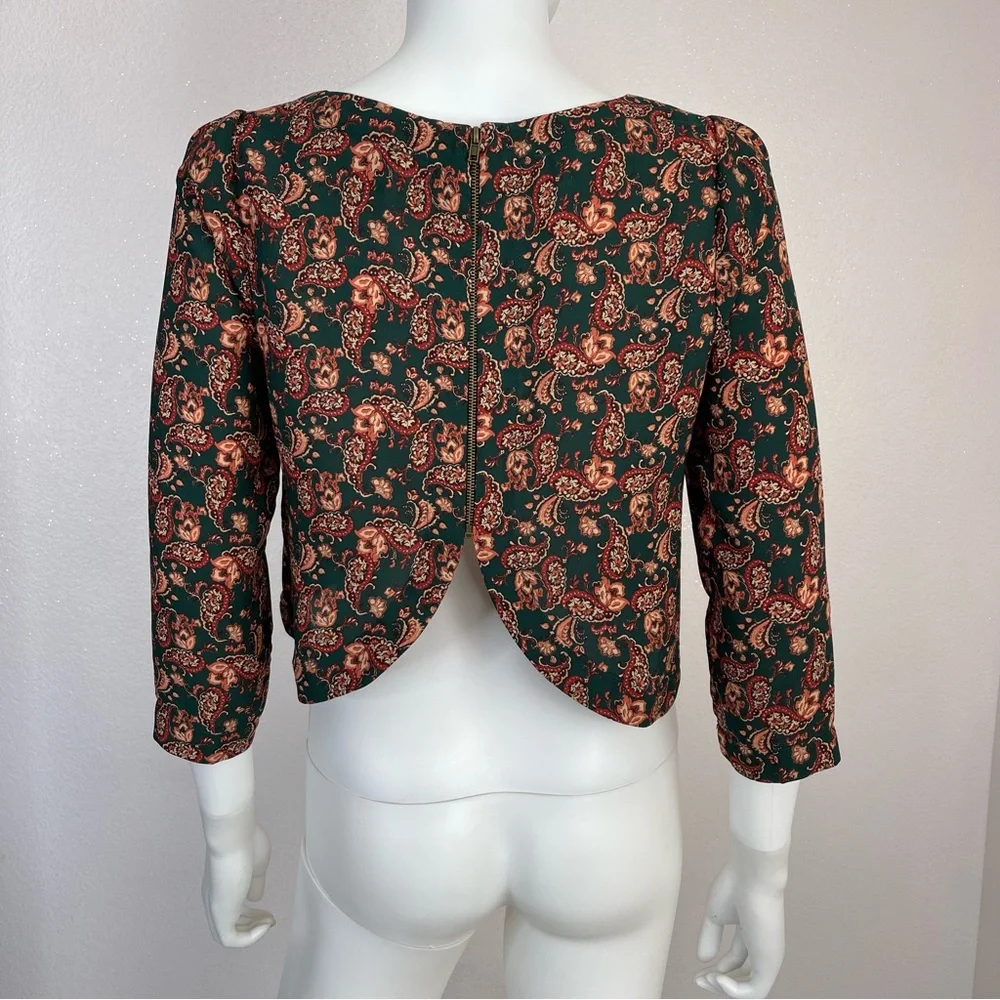 Beautiful cropped floral top peace floral top Forever21 S cropped floral top